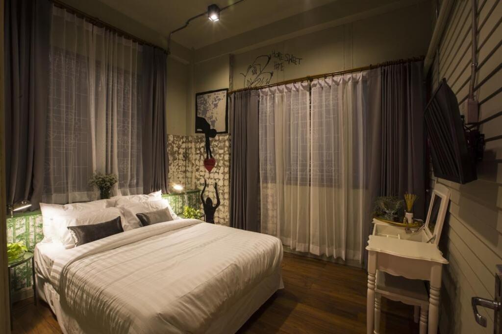 Azure Hostel Bangkok Exterior photo