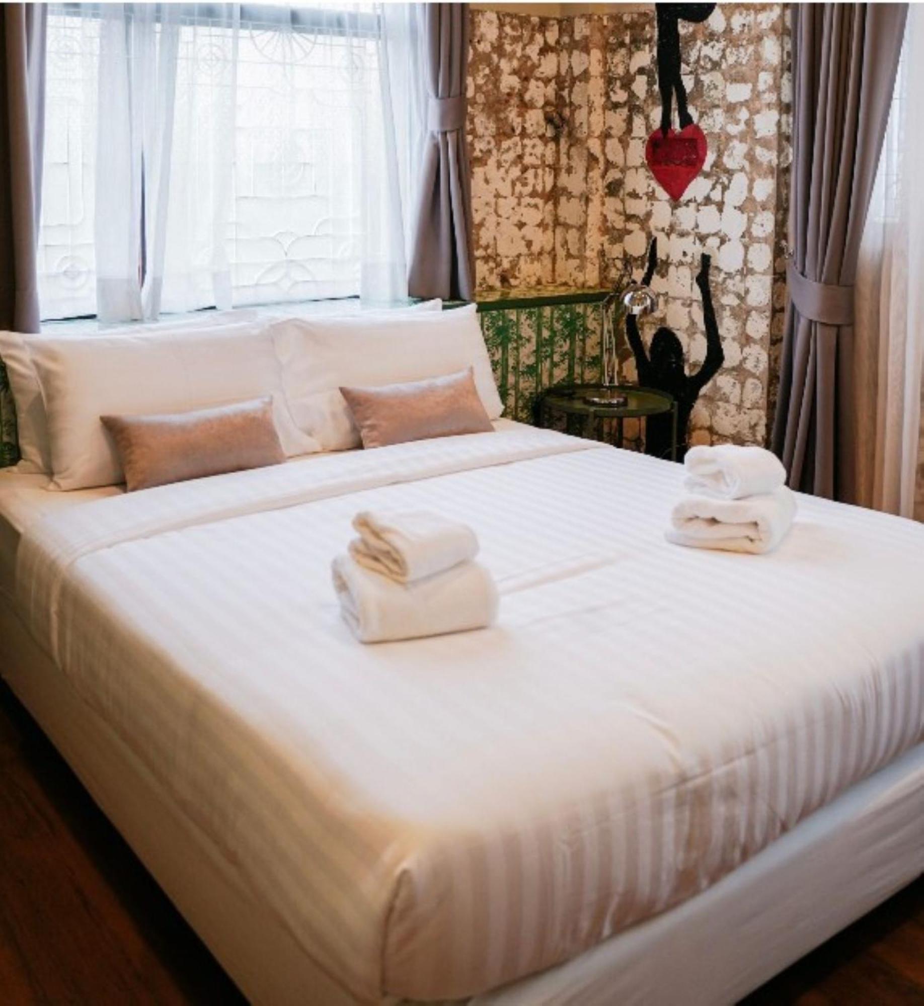 Azure Hostel Bangkok Exterior photo