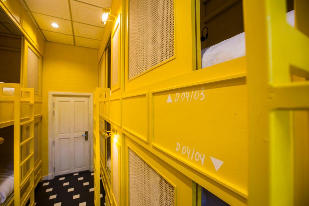 Azure Hostel Bangkok Exterior photo